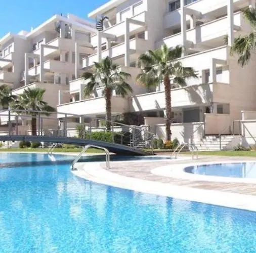 Fabulous Apartment With Large Pool Near Beach
