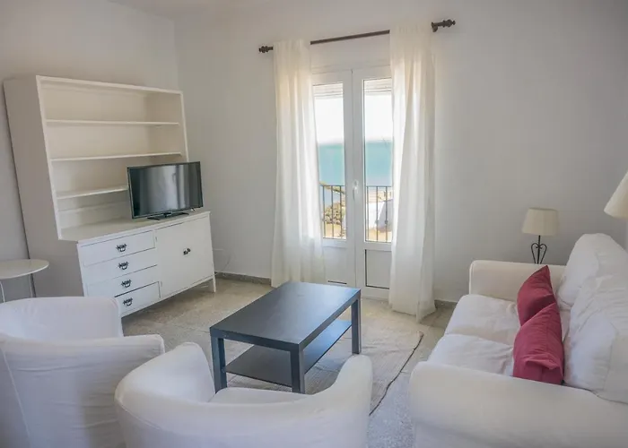 Amplio Alojamiento Con Magnificas Vista A 6 Metros De La Playa