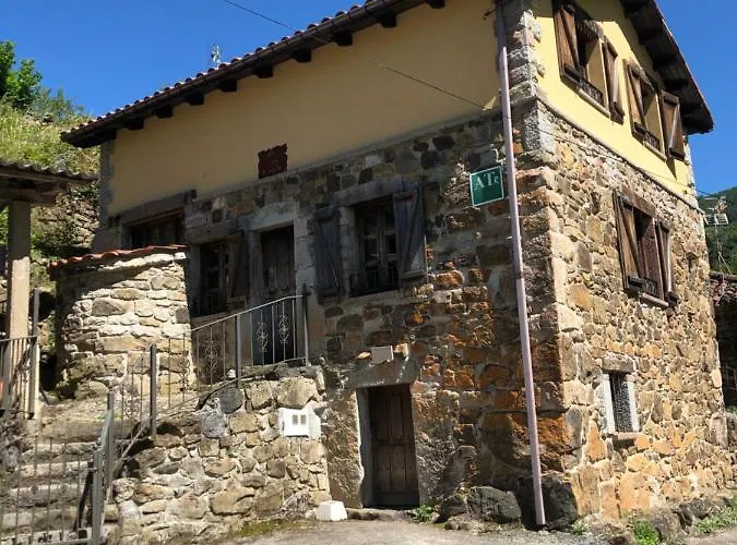 Apartamentos La Senda