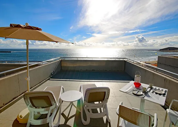 LOS BALOS 30, top level, spectacular ocean views, parking, wifi
