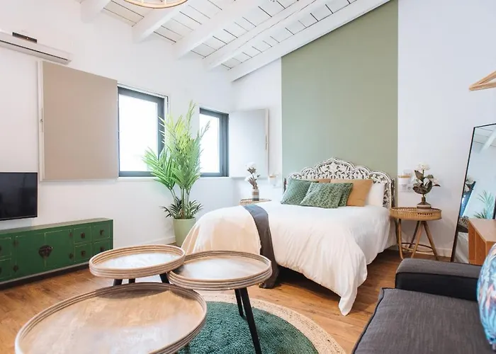 Lola de Triana Apartments