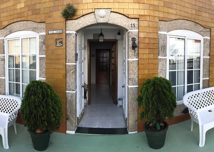 Lux House “Yalidos”