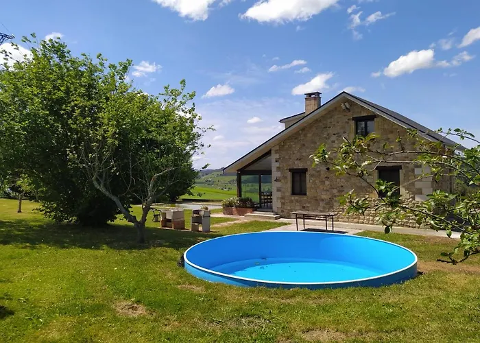 Casa con gran jardín y piscina en Cabarceno