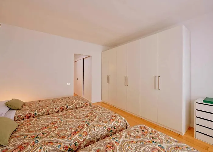 Casa De Pueblo Junto Barcelona Centro