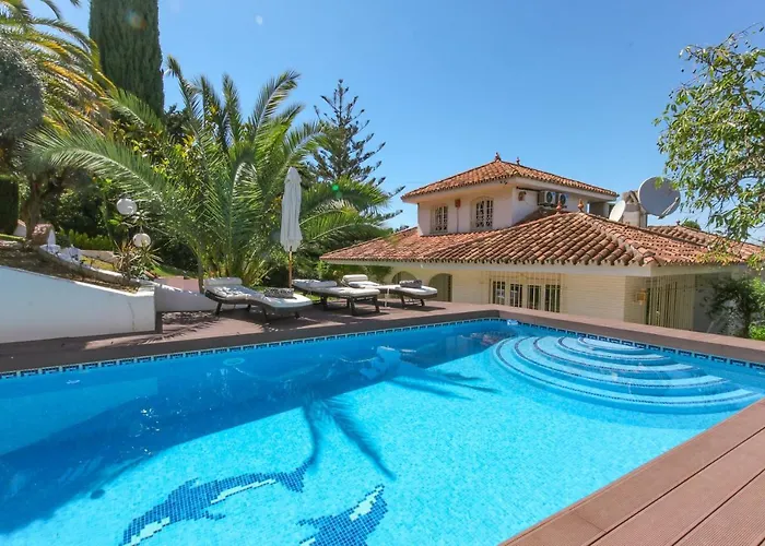 Tess Villa Moscatel