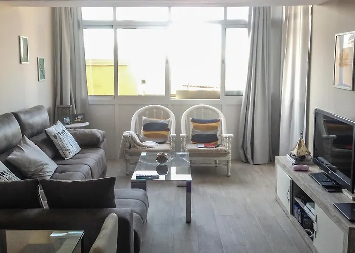 Piso Nuevo y Moderno Cerca de Playa en Pleno Centro
