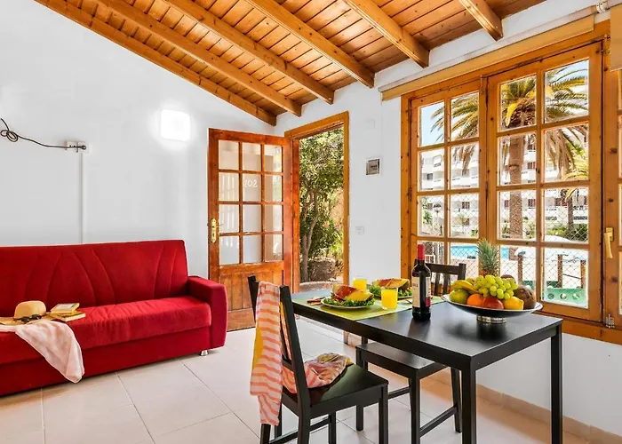 101 Bright, Pool View And Air Conditioning