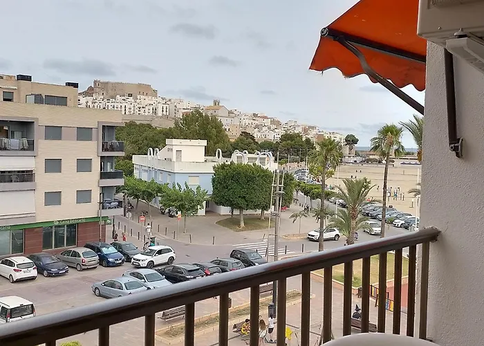 Apartamento Con Aire Acondicionado De Tres Dormitorios En El Centro Y Junto A La Playa