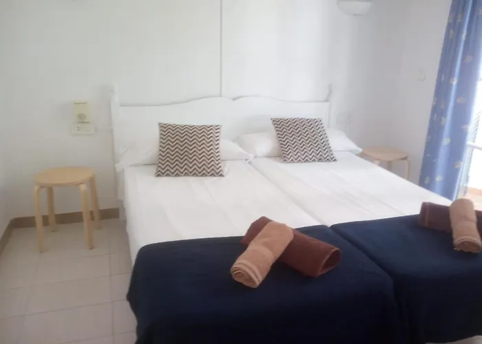 Apartamentos PLAYA PARK BRISAS Son Xoriguer