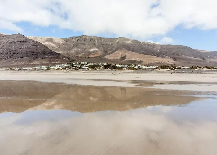 Temisa Famara Beach