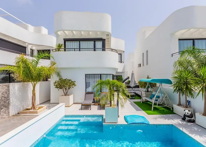 Stylish Villa 2018,Pool,3B.R.Wifi,Netflix