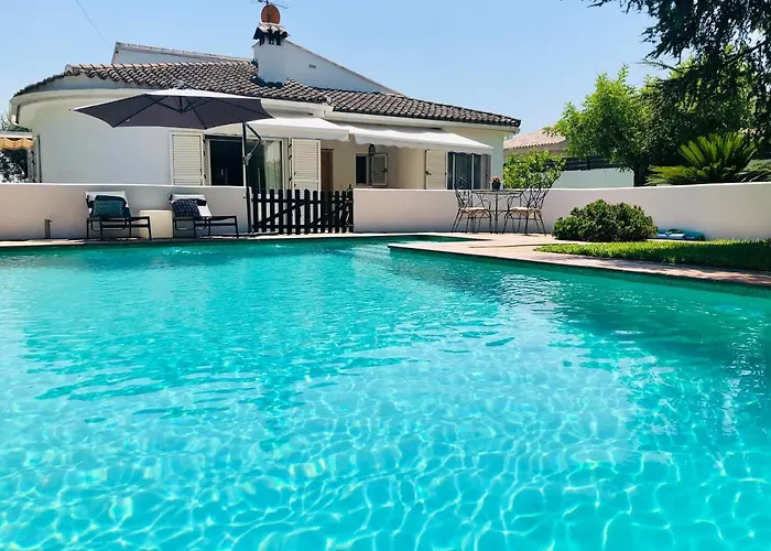 Villa Mediterranea Con Piscina Privada