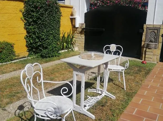 Room In Lovely Cottage House Habitaciones En Chalet En Cadiz San Fernando