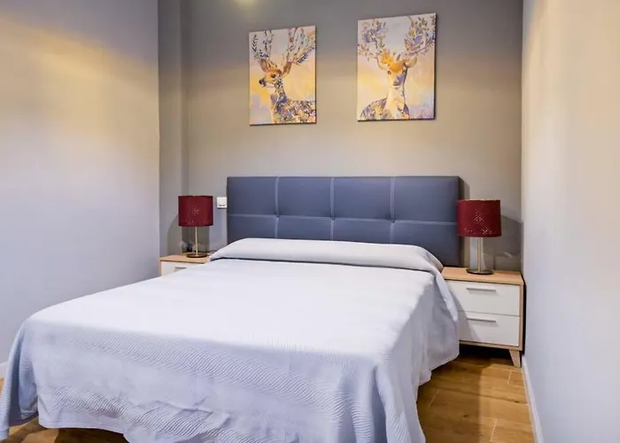 A - Apartamento elegante con piscina compartida
