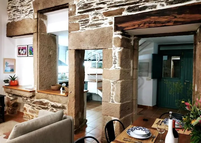 A Casa Do Tragaluz Casa Rural Con Restauracion De Diseno En Lugo