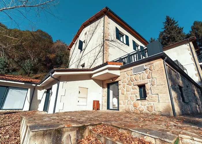 Chalet Centro Peares