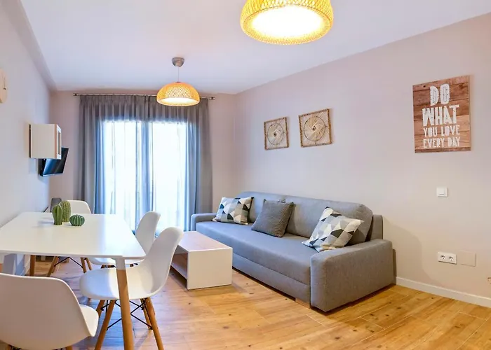 B - Apartamento exclusivo con piscina compartida