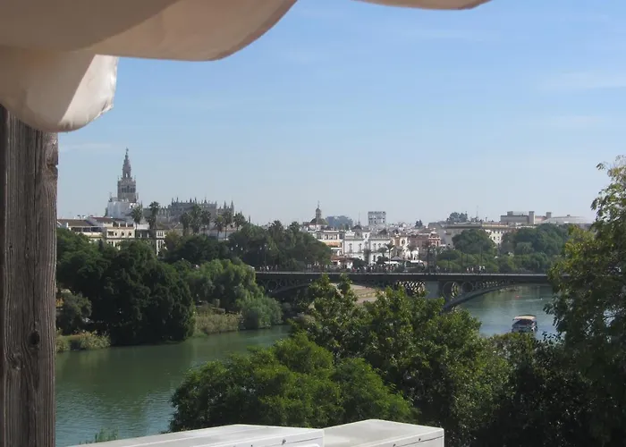 Trianabridgeviews Ático con vistas al puente de Triana calle Castilla 38