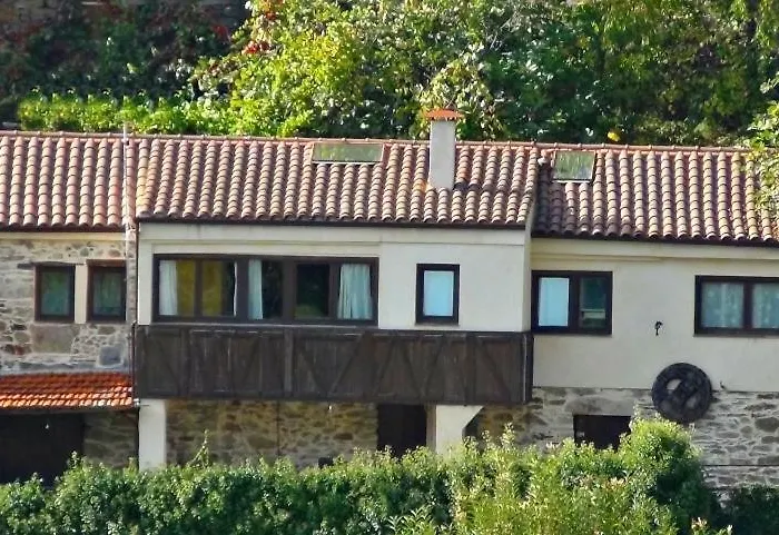 Las Casitas De Peares