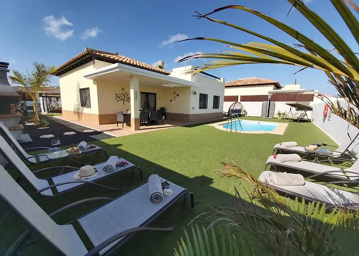 Villa Thais, private heated pool, ideal for your holidays in Caleta de Fuste