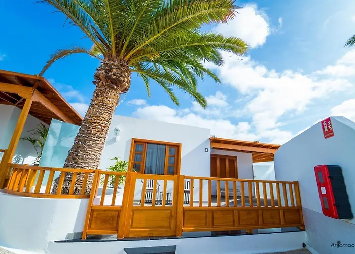 Luxury Villas Anjomacar