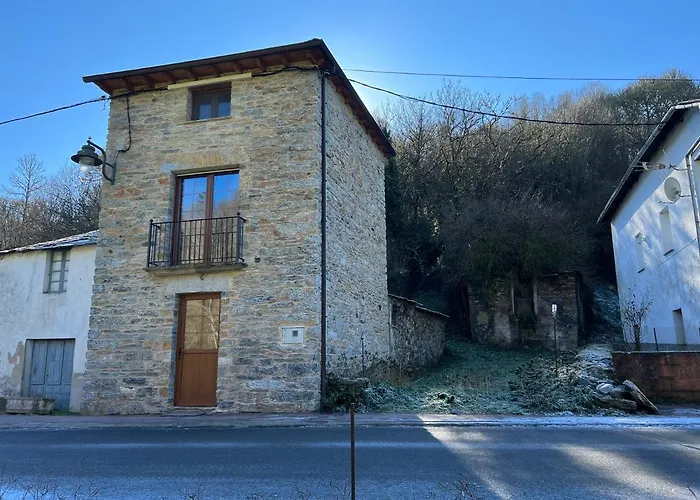 Casa rural LA TORRE recién rehabilitada.