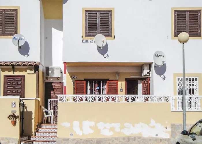 Cozy Apartment In Orihuela Costa With Kitchen