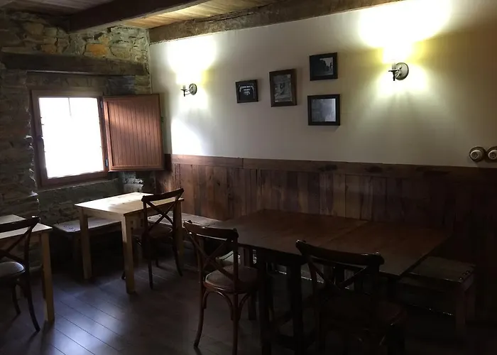 Hostal De Montaña La Aldeya