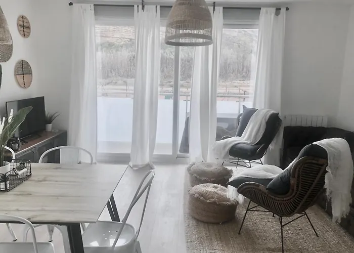 Precioso apartamento en Monzón con terraza,piscina,parque infantil y parking
