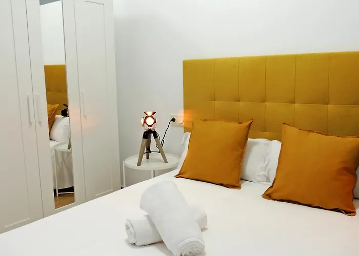 Casa Aurea-Apartamento Zona Antigua,Parking Y Wifi By Delabra Apartments