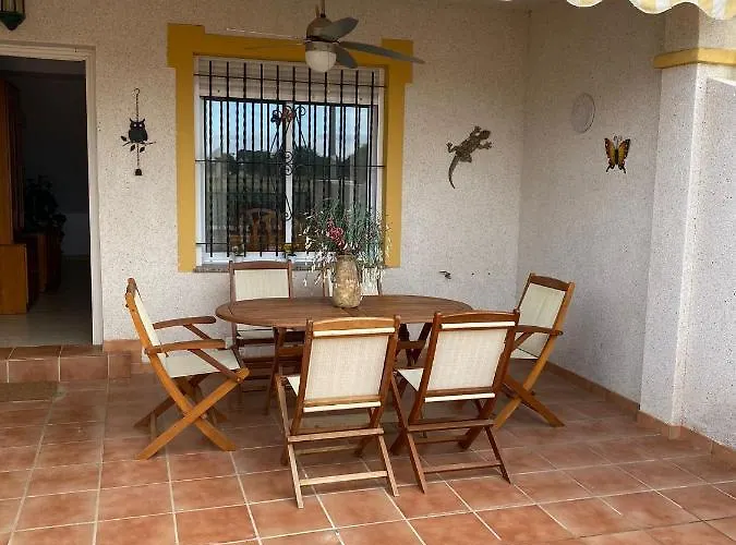 Casa con piscina cerca de la playa (10min)
