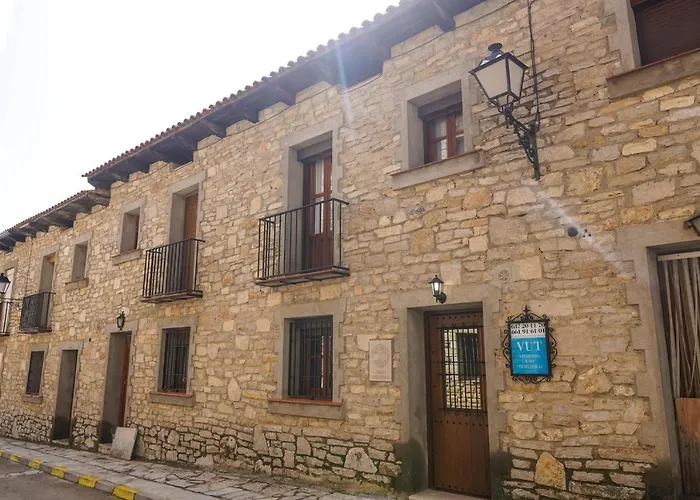 Casa Mercedes-Puertomingalvo
