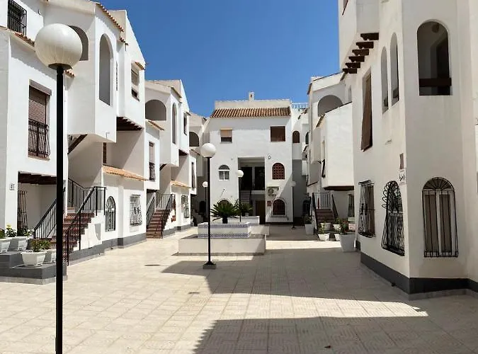 Apartment El Paraiso, 3 Bed 2 Bath, 300M From The Sea