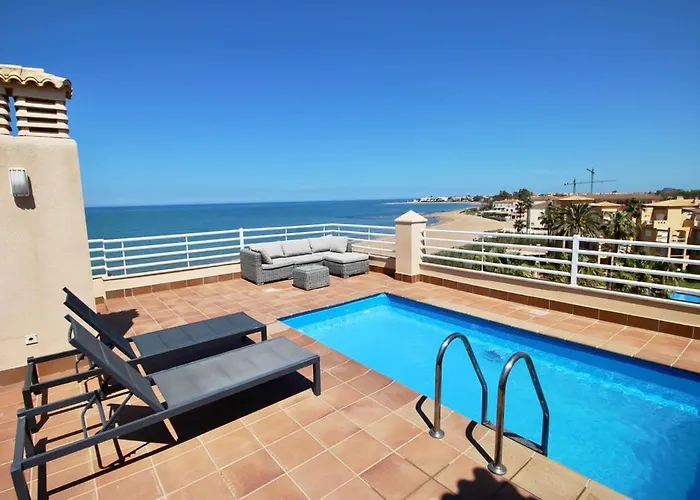 Atico espectacular piscina privada frontal al mar