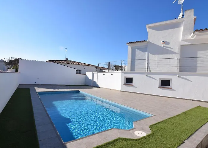 casa con piscina privada y cerca playa ref 382