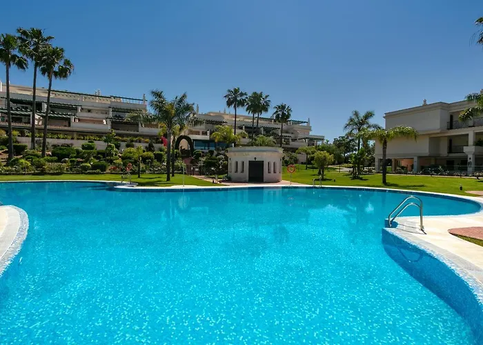 Lovely 2 Bedroom Locrimar V Walk To Beach Rdr260