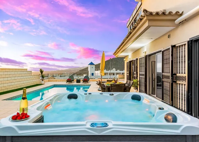 Torviscas Sunset Villa 4 Rooms & Private Jacuzzi