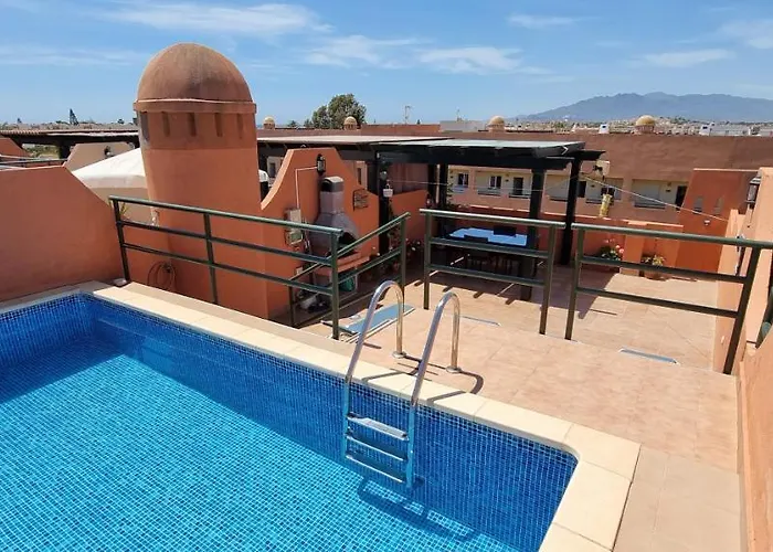 Apartamentos Paraíso, Ático a pie de Playa, piscina privada en solárium, WI-FI