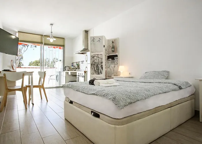 Cozy Studio With Queen-Size Bed And Pools, Chaparral 163