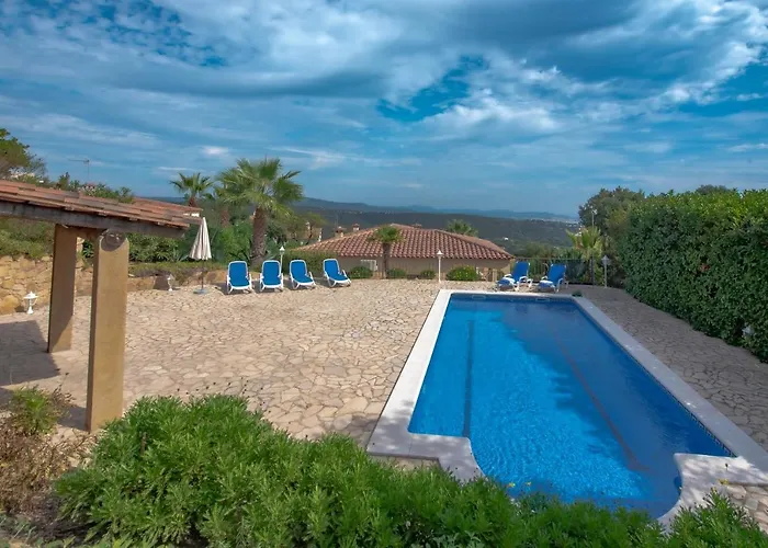 Villa Carrera