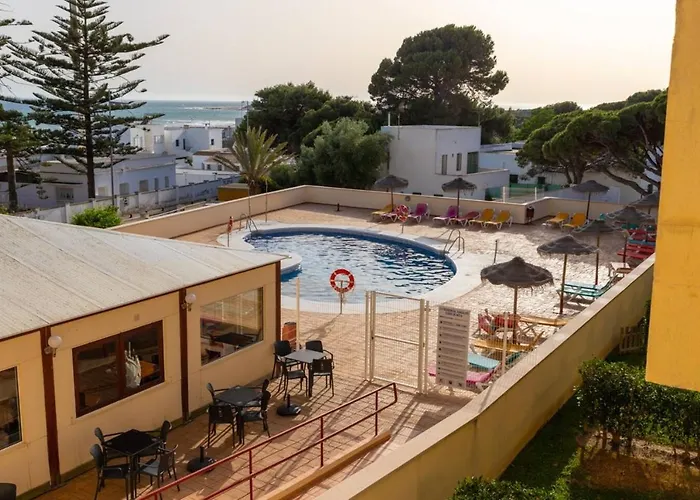 Apartamento con piscina y garaje en los Caños de Meca.