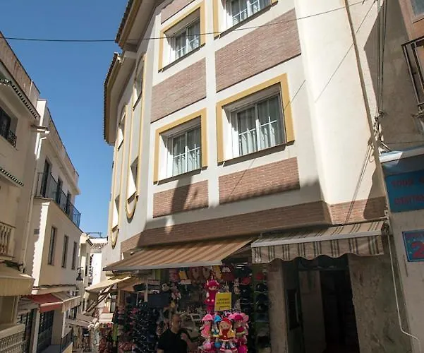 Holidays2Torremolinos Bajondillo Super High Speed WIFI&50m beach