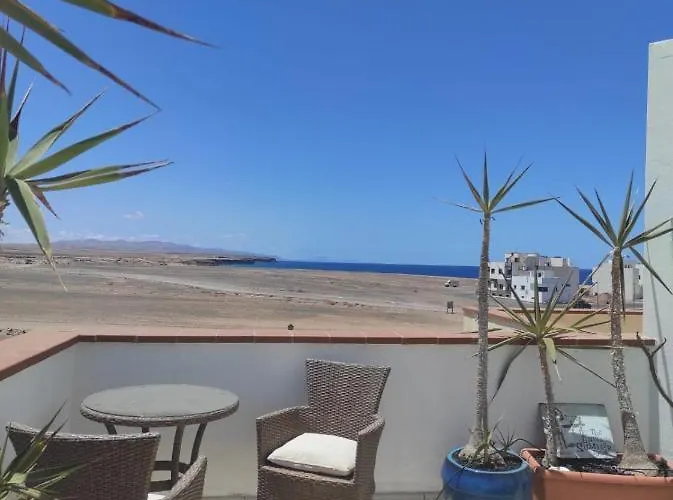 Laylas Beach Art House