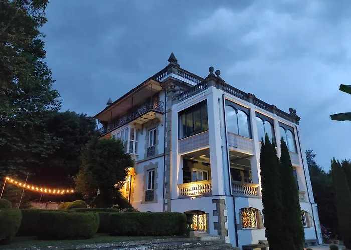 Casa De Indianos, Una Experiencia Unica En El Centro De Cantabria