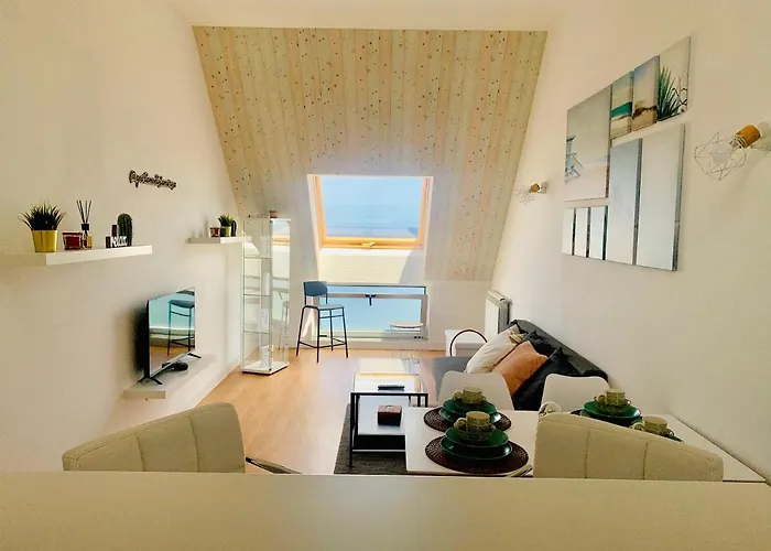 Apartamentos Lamarosa -Atico ,Vistas Al Mar Cantabrico Parking