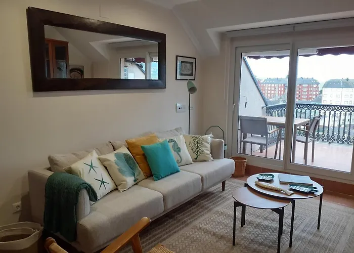Atico con terraza y piscina comunitaria