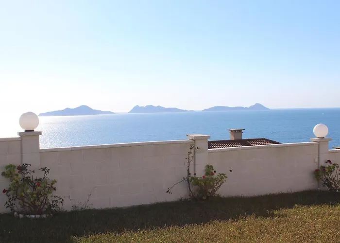 Precioso apartamento con terreno y vistas a cies