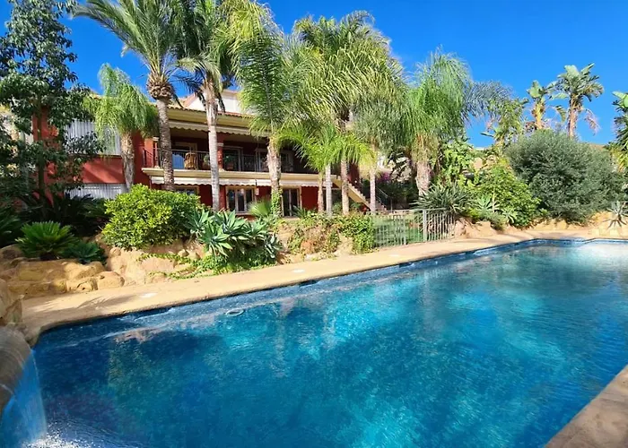 10 Bedroom 5 Star Luxury Villa & Heated Pool For 5 To 28 Guests Near Alicante