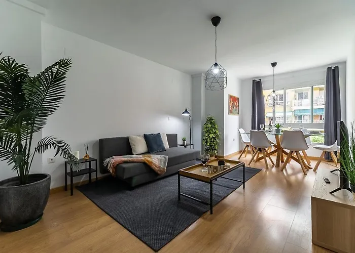 Premium El Palo Apartment Near The Beach With Parking