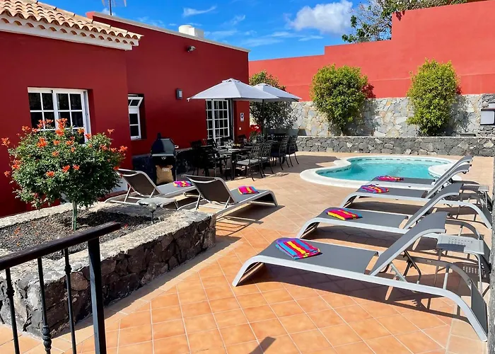 Villa Consuelo - Quiet Location Close to Resorts